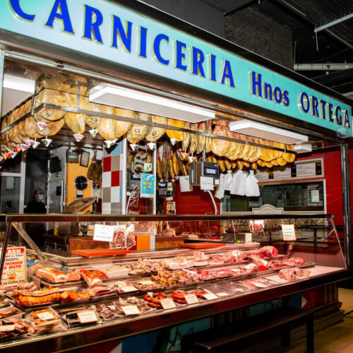 mercado de san Fernando carniceria hermanos Ortega carne para barbacoas mercado de abastos sitos de carne Madrid carne primera calidad carne a buen precio